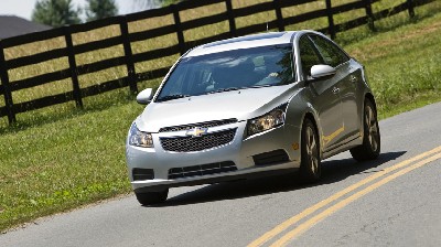 GM recalling 300,000 Chevy Cruzes
